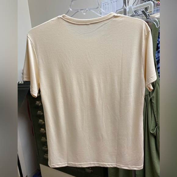 Halloween Ghosts reading books tshirt.  Multiple sizes, NWOT - Picture 2 of 4